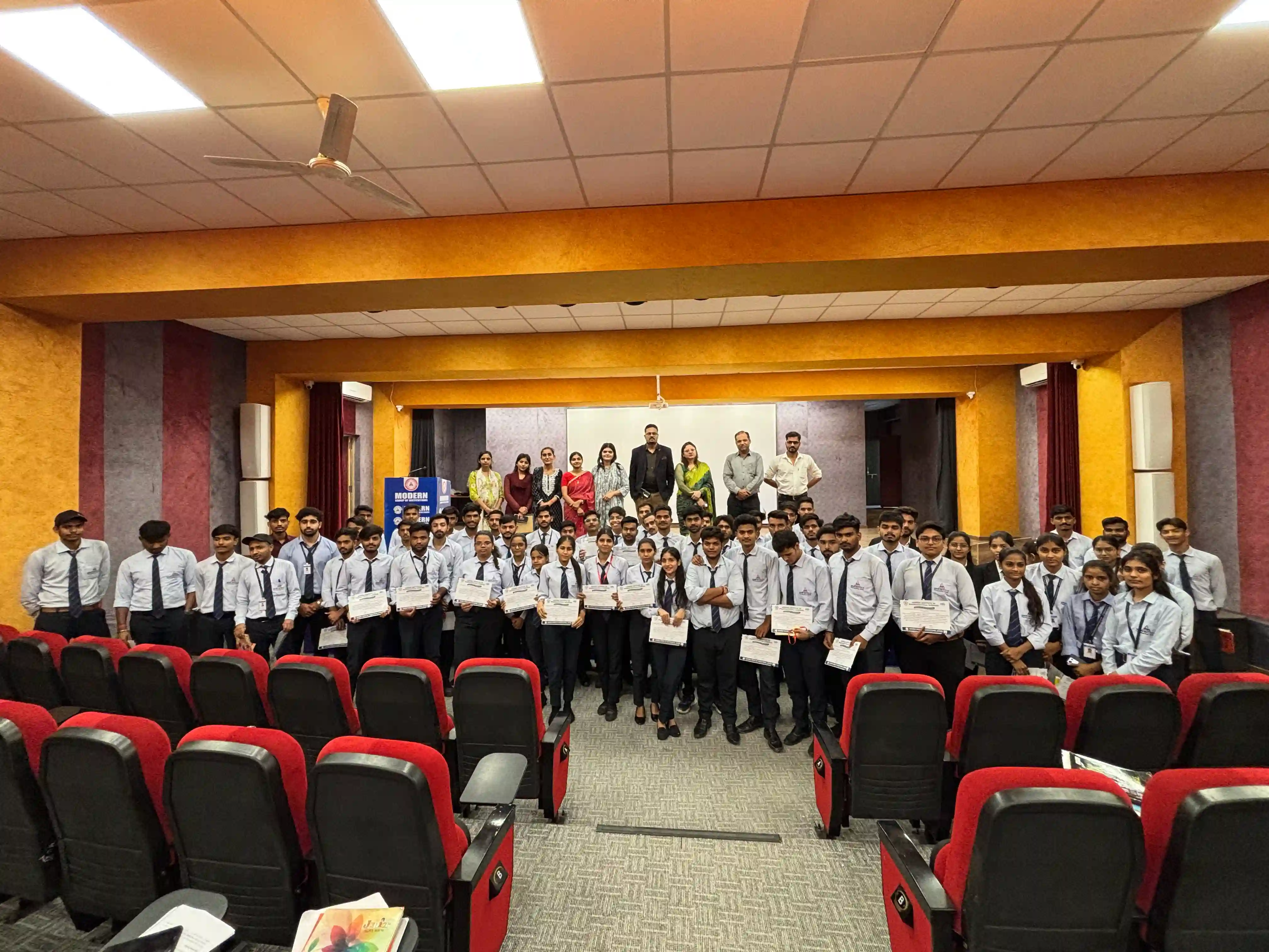 Industry experts interacting
with master of pharmacy
students in indore 